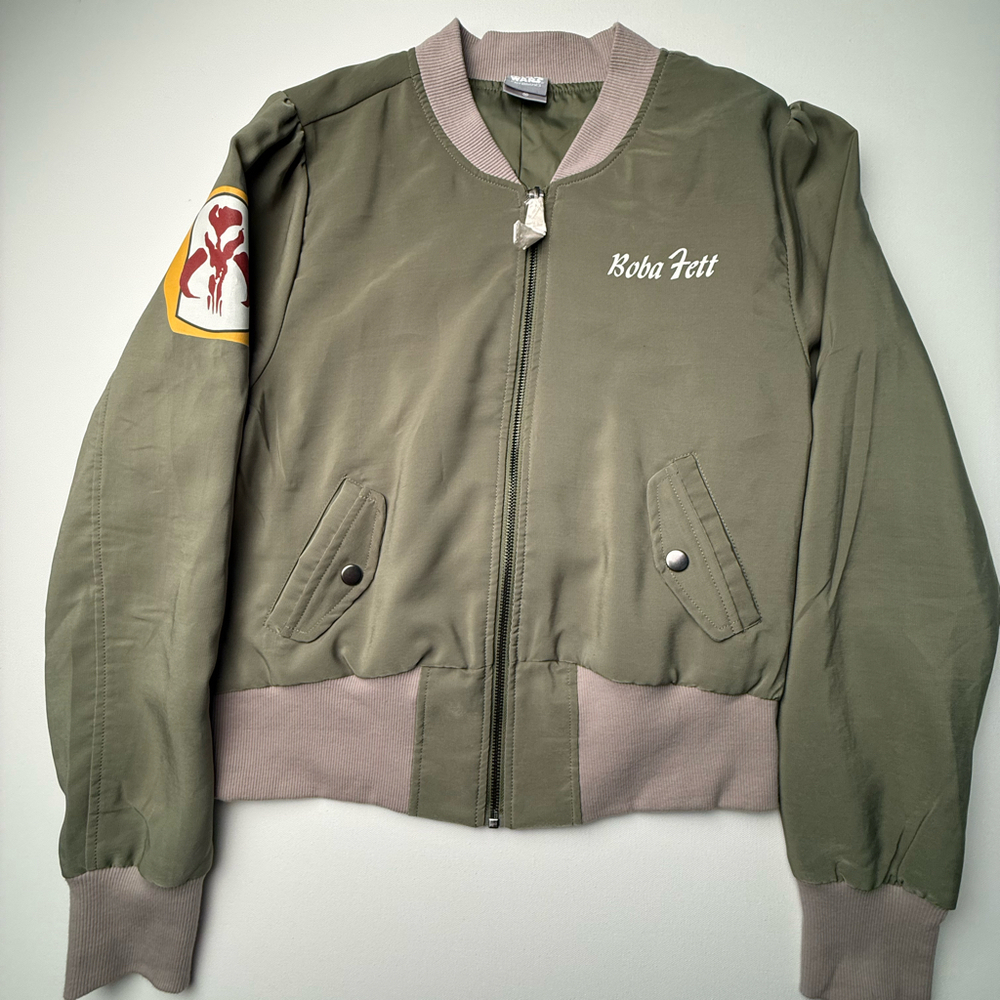 Star Wars Her Universe Boba Fett Mandalorian Bomber Jacket Woman’s Med